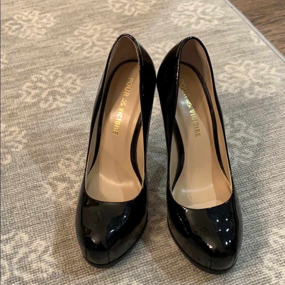 Pour la victoire patent leather classic pumps